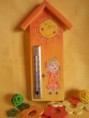 Teploměr domeček s holčičkou